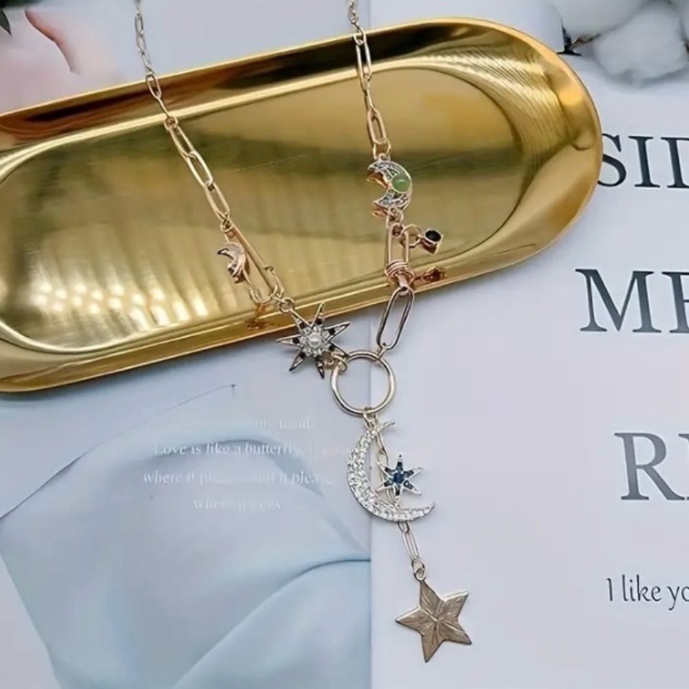 🔵 Celestial Paper Clip Fashion Necklace - Picture 5 of 9